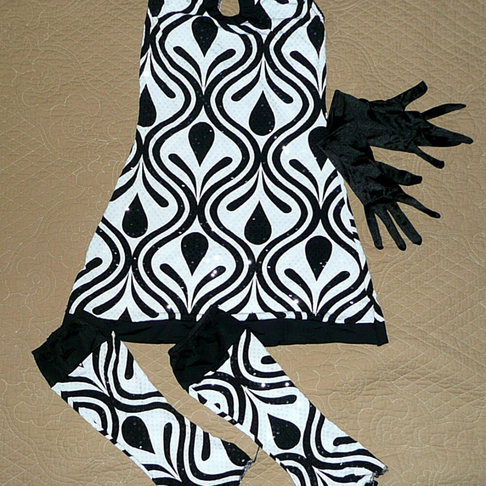 LYRIC DRESS DANCE COSTUME LARGE CHILD 8-12 YO BLACKWHITE by COSTUME GALLERY